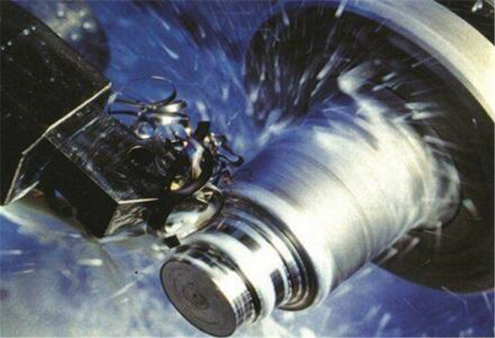 （图：液压油使用场景）