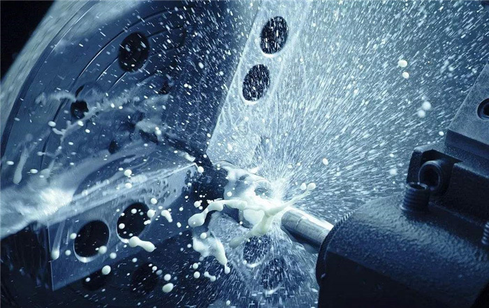 （图：金属加工液使用场景）