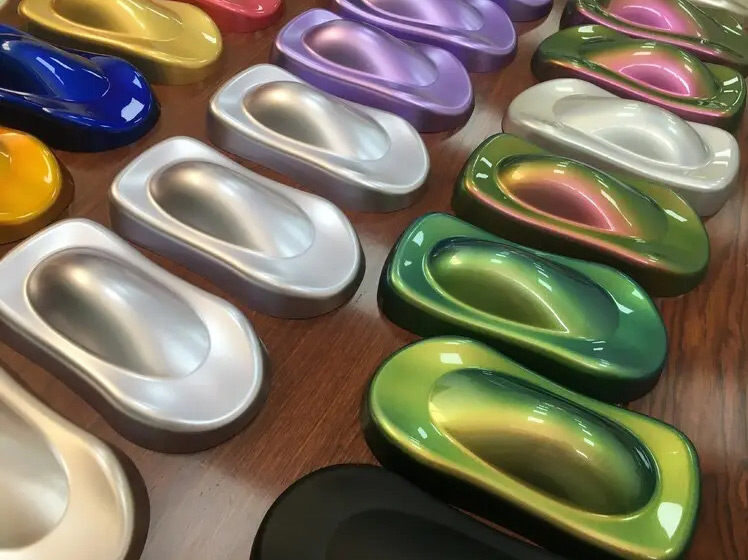 （图为水性光油展示图）